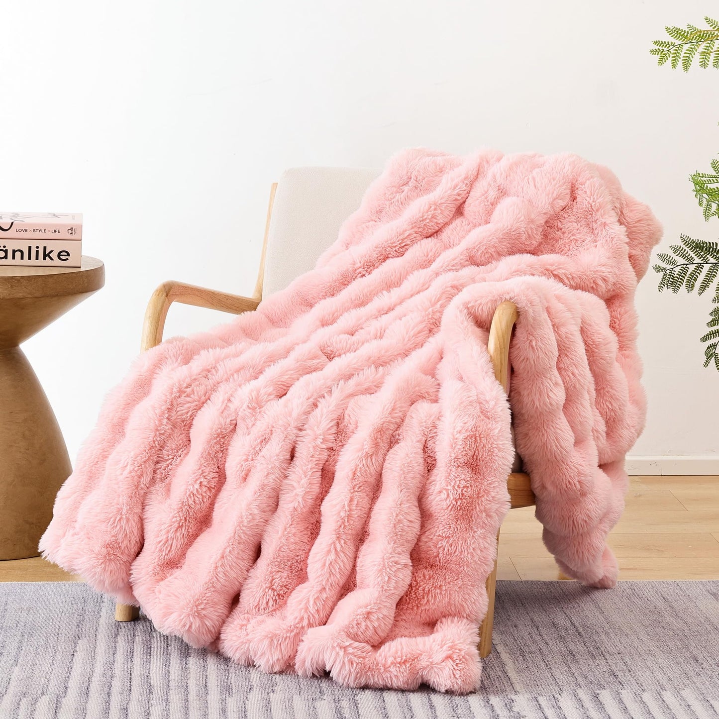 Smoofy Faux Fur Throw Blanket for Couch – Blush Pink Fluffy Cozy